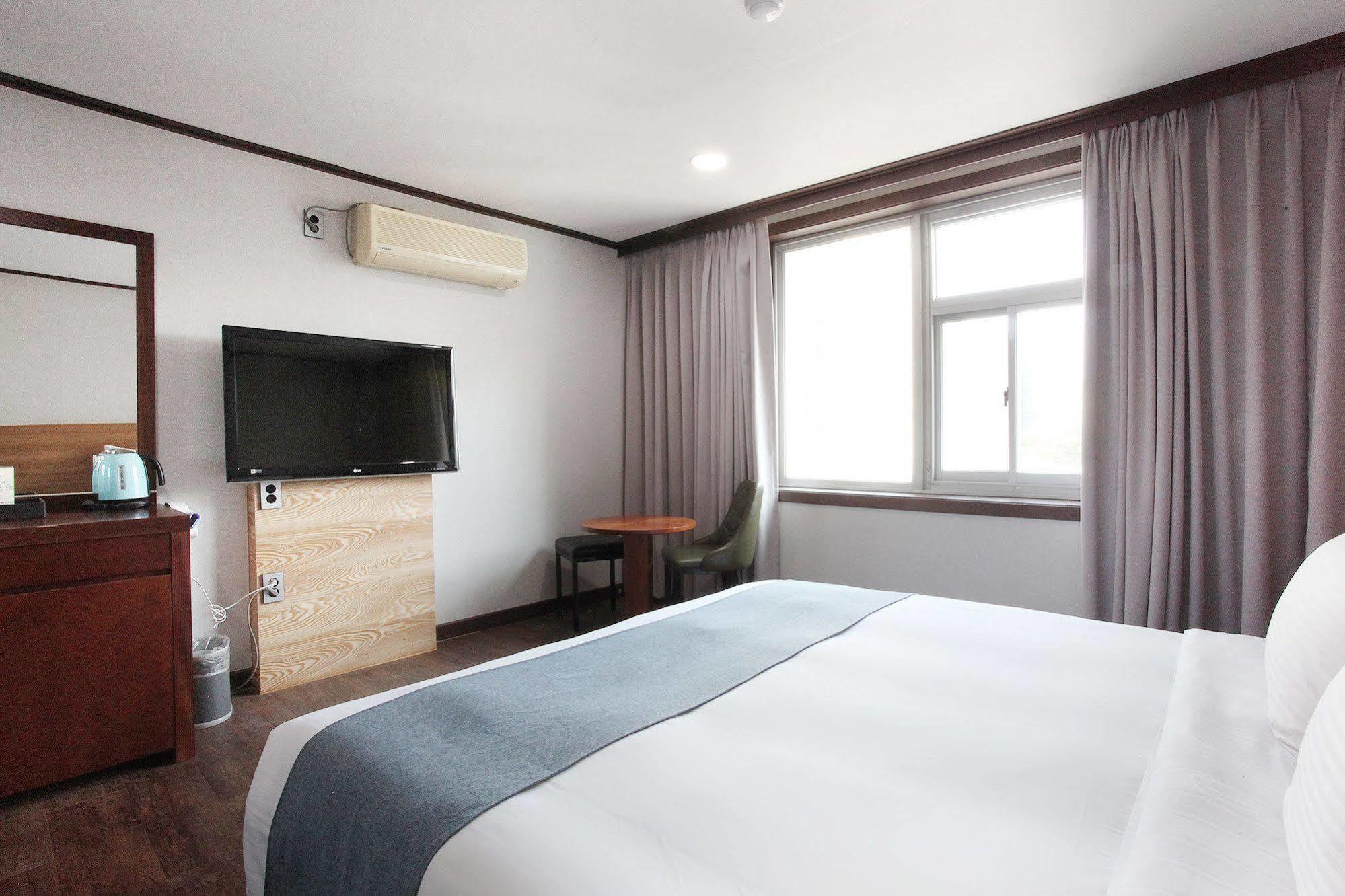 Noblesse Hotel Čedžu Exteriér fotografie