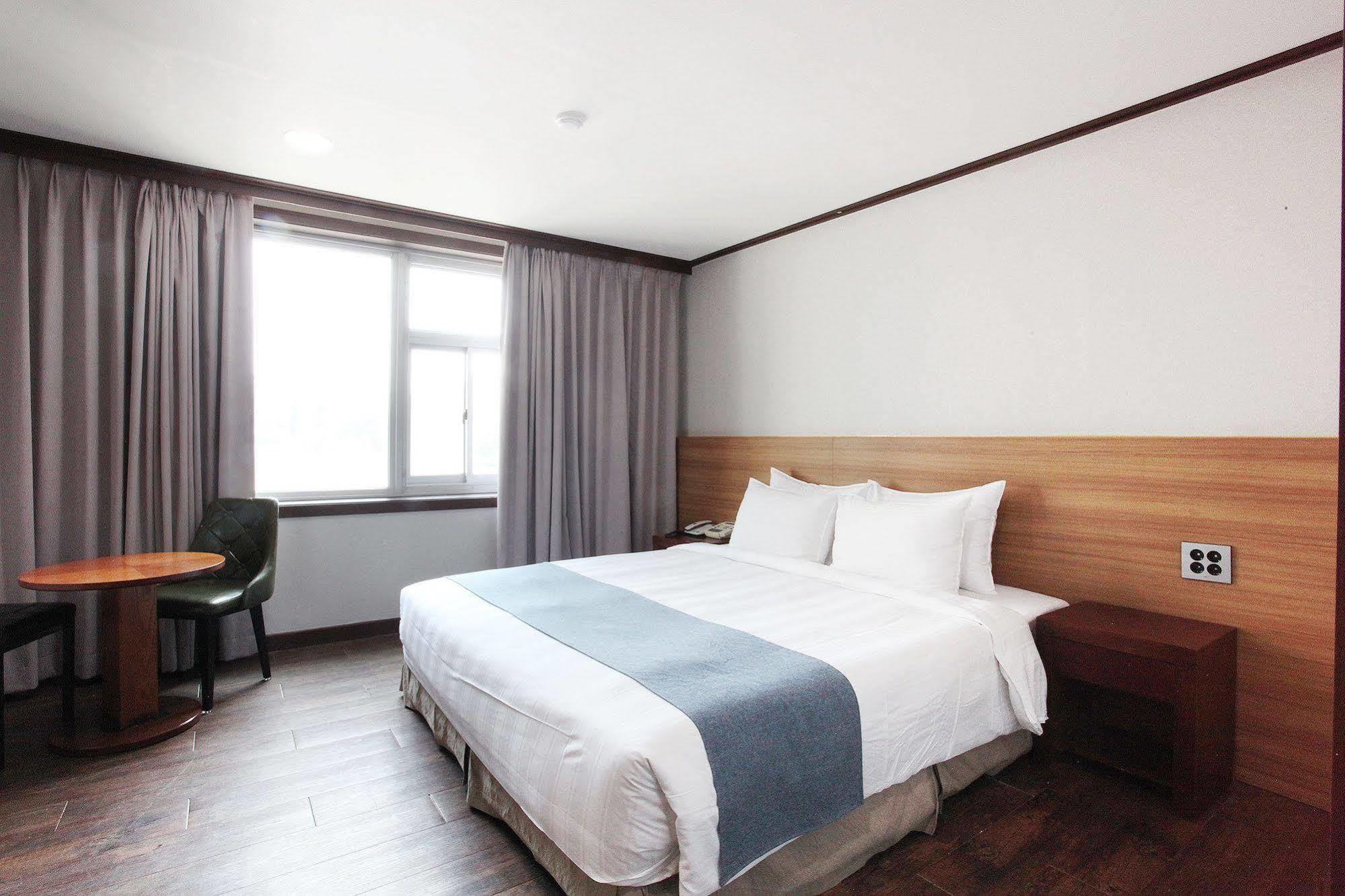 Noblesse Hotel Čedžu Exteriér fotografie