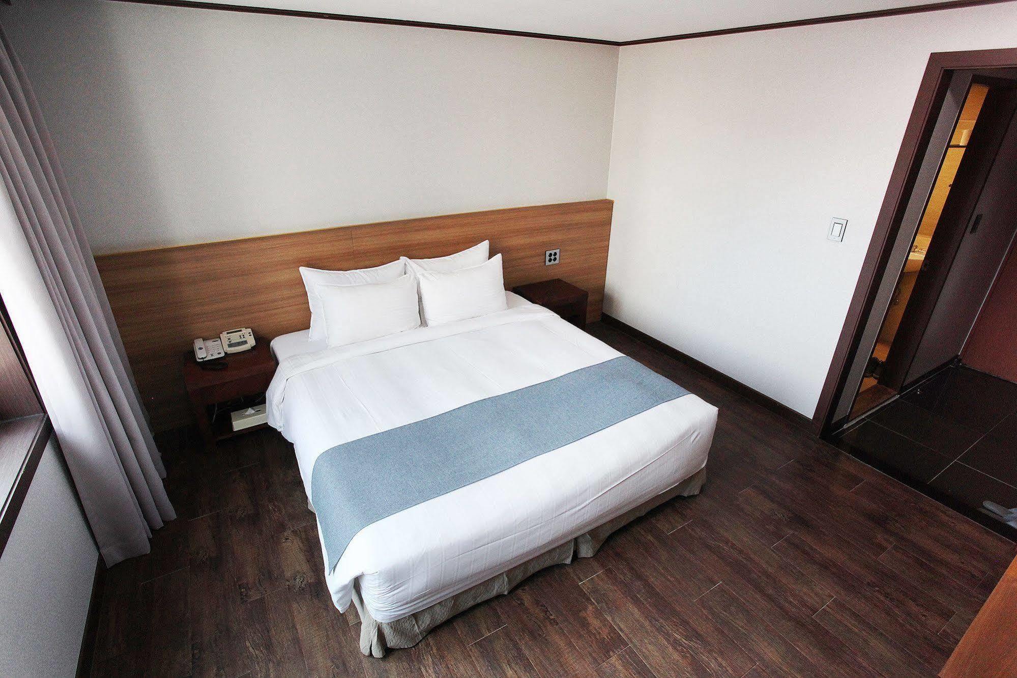Noblesse Hotel Čedžu Exteriér fotografie