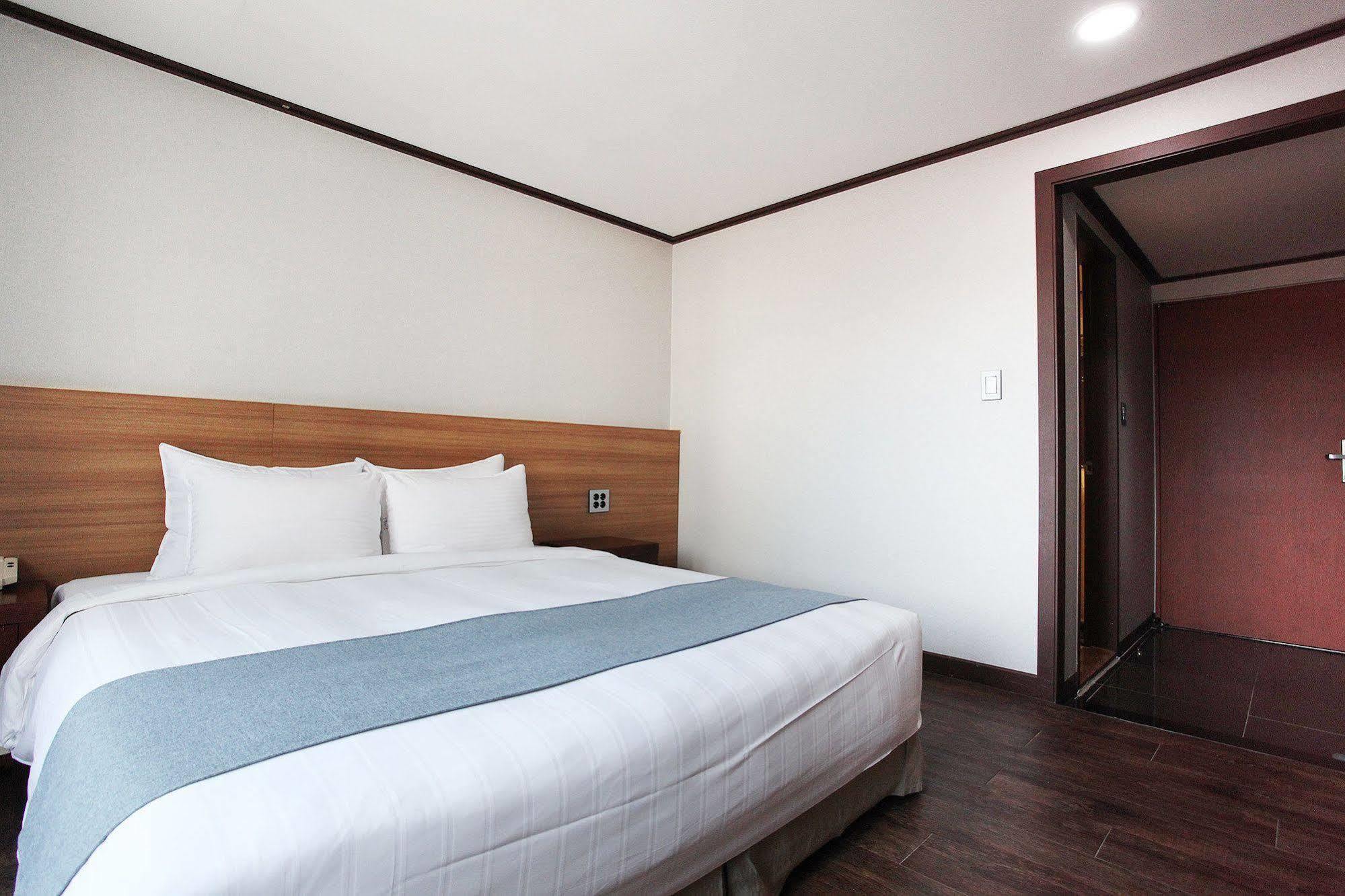 Noblesse Hotel Čedžu Exteriér fotografie